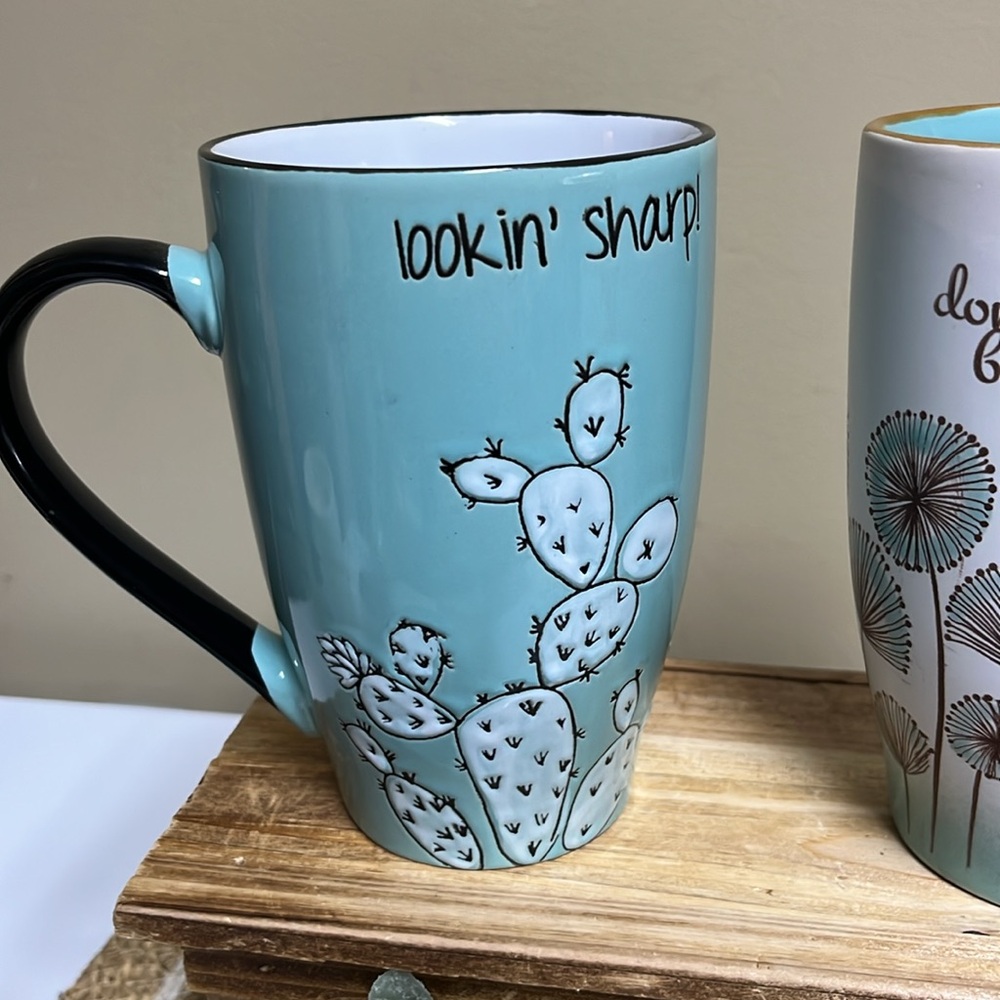 Two Mugs “Lookin Sharp “ & “ Don’t worry be Happy” in great condition - Picture 5 of 8